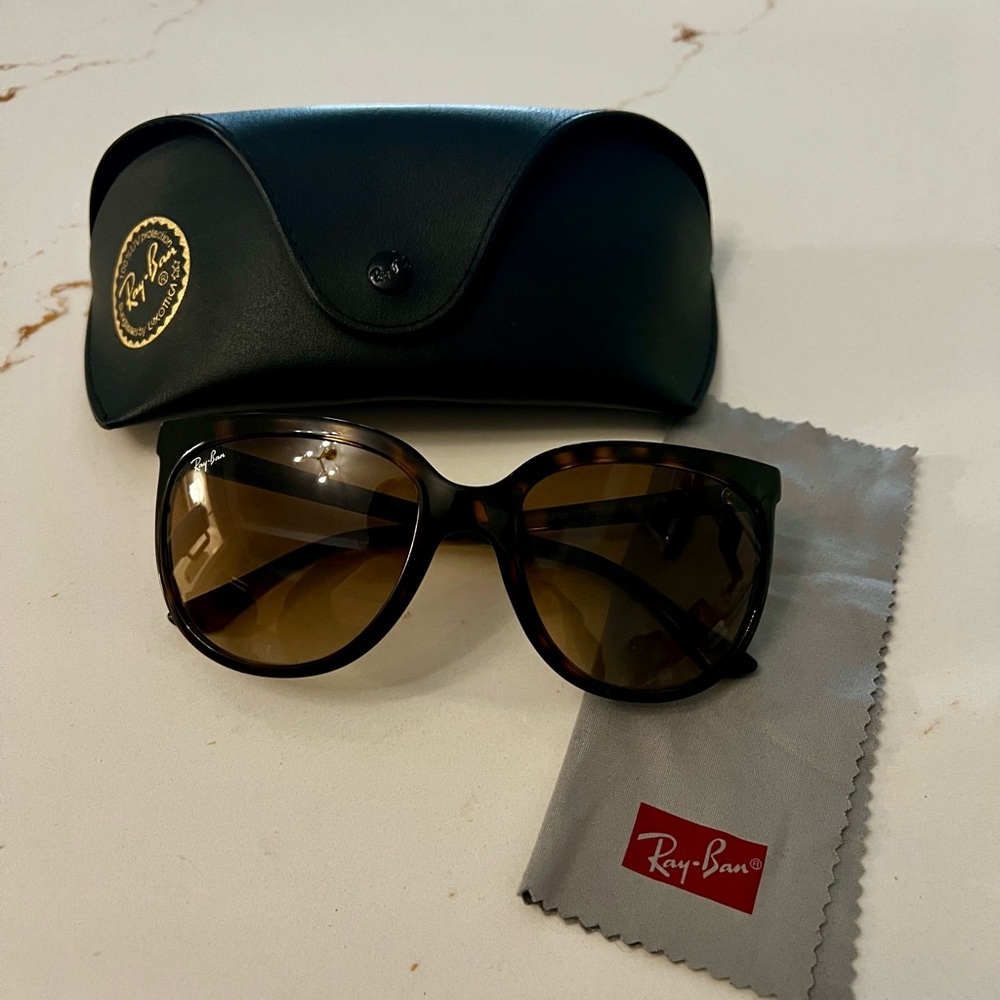 Ray-Ban Women's Cats 1000 Tortoise Sunglasses